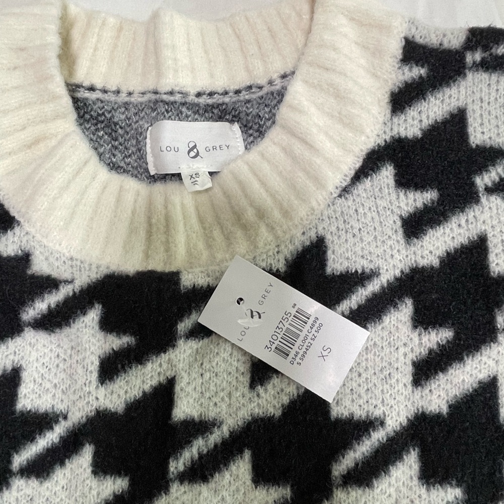 Sweater - Picture 2 of 4